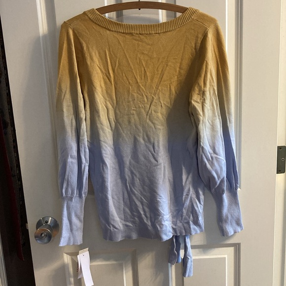 Size Small Macy’s Blue and Yellow Long Sleeve Sweater - Picture 4 of 5